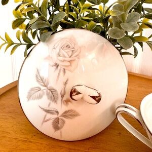 NORITAKE CHINA ~ Elegant Floral Sugar Bowl trimmed in Gold made in Japan